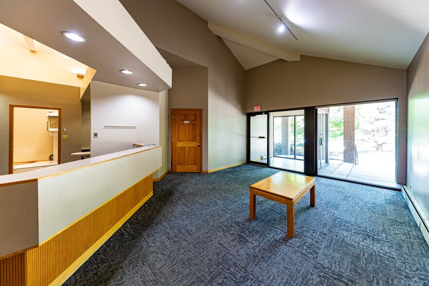 7515 W Yale Ave, Denver, CO à louer - Photo de l’immeuble – Image 2 sur 19