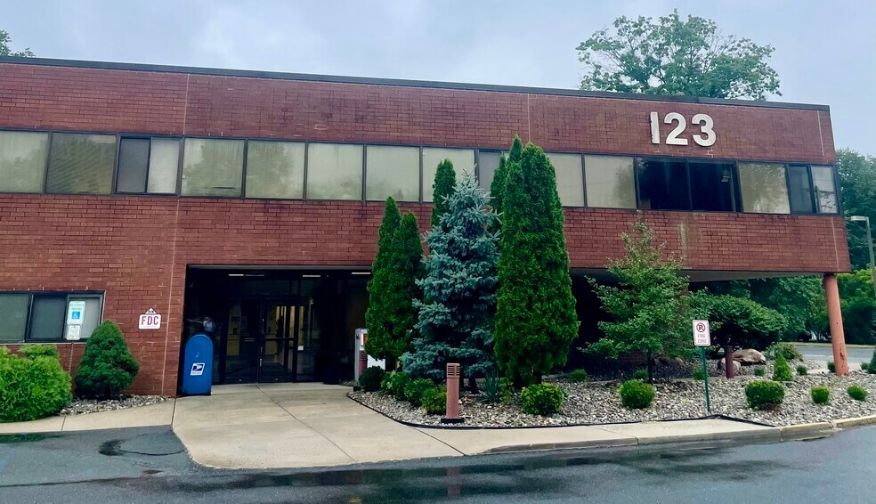 123 Franklin Corner Rd, Lawrenceville, NJ à vendre - Photo de l’immeuble – Image 3 sur 10