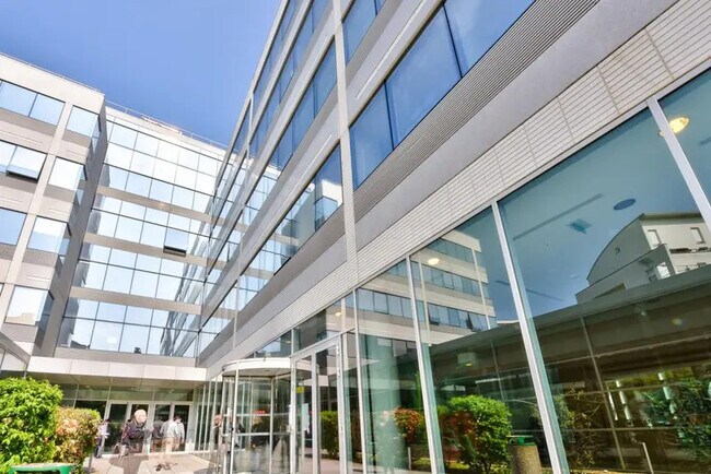 Plus de détails pour 1 Avenue De Westphalie, Montigny-le-Bretonneux - Bureau à louer