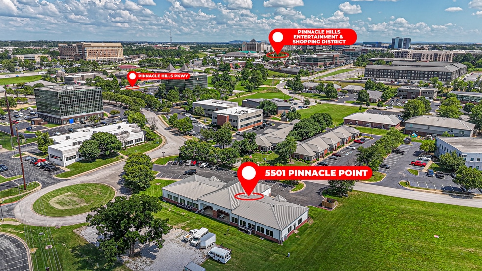 5501 Pinnacle Point Dr, Rogers, AR à louer - Photo de l’immeuble – Image 3 sur 21