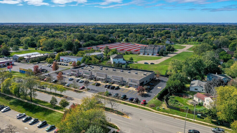 291-319 N Bolingbrook Dr, Bolingbrook, IL à louer - Photo de l’immeuble – Image 3 sur 4