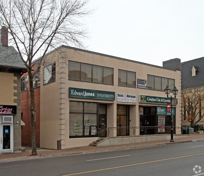 10211 Yonge St, Richmond Hill, ON à louer - Photo de l’immeuble – Image 3 sur 6