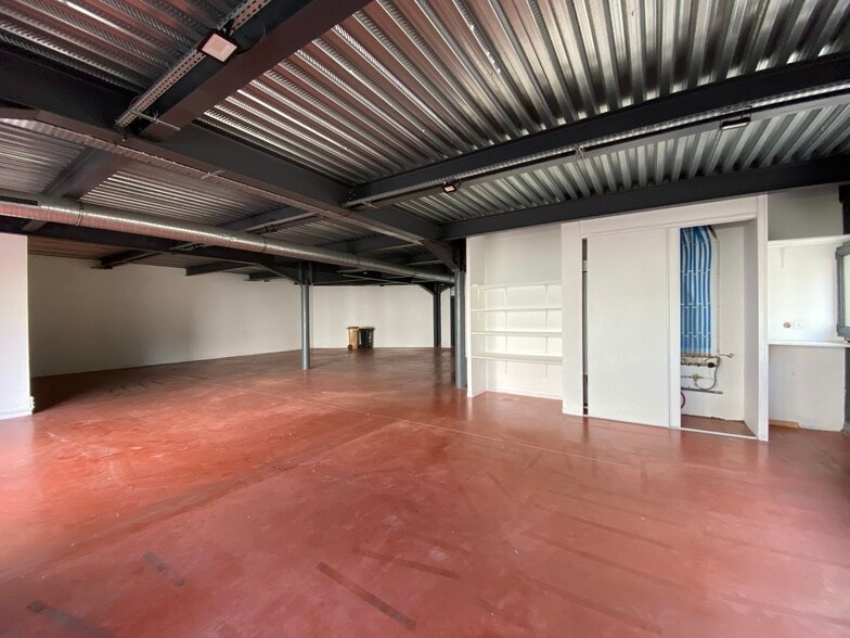 320 Rue Des Droits De L'Homme, Saint-André-de-Cubzac à louer - Photo de l’immeuble – Image 2 sur 7