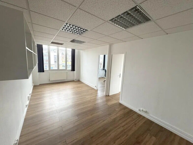 49 Rue Lamartine, Versailles à louer - Photo de l’immeuble – Image 3 sur 7