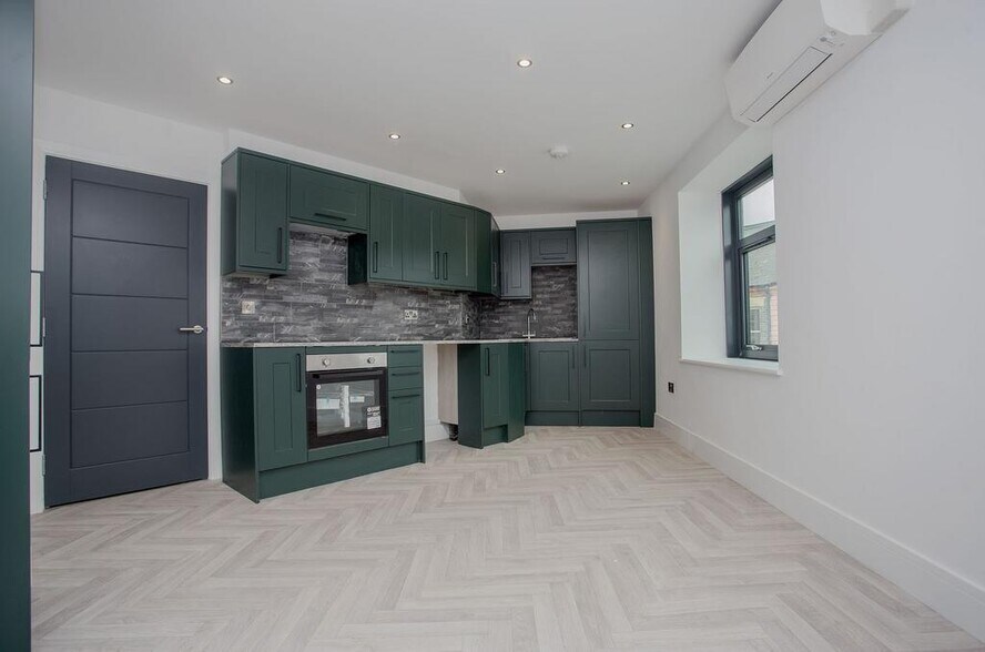 2 King St, Peterborough à vendre - Photo de l’immeuble – Image 2 sur 24