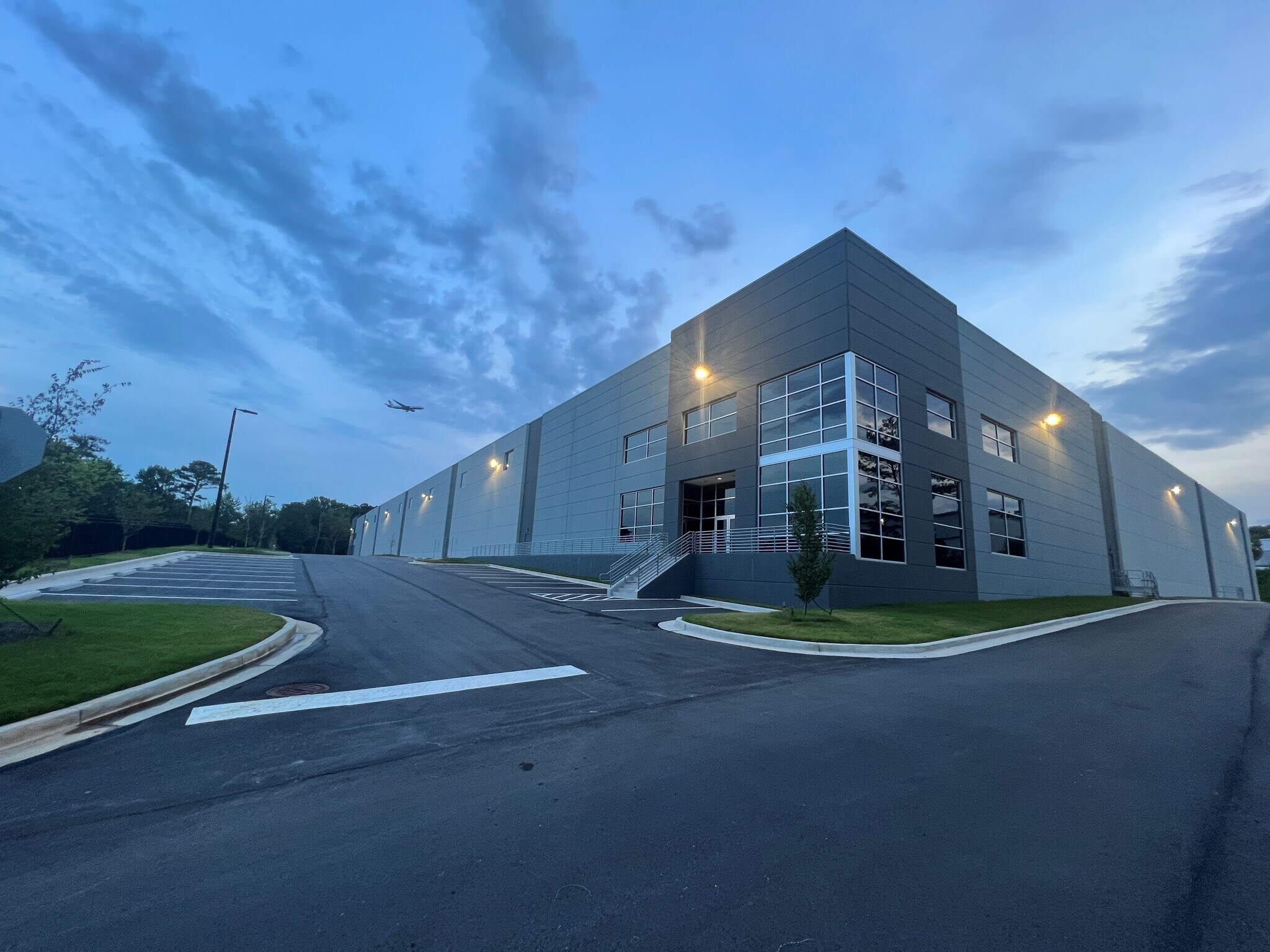 3611 Jonesboro Rd, Atlanta, GA à louer Photo de l’immeuble– Image 1 sur 1