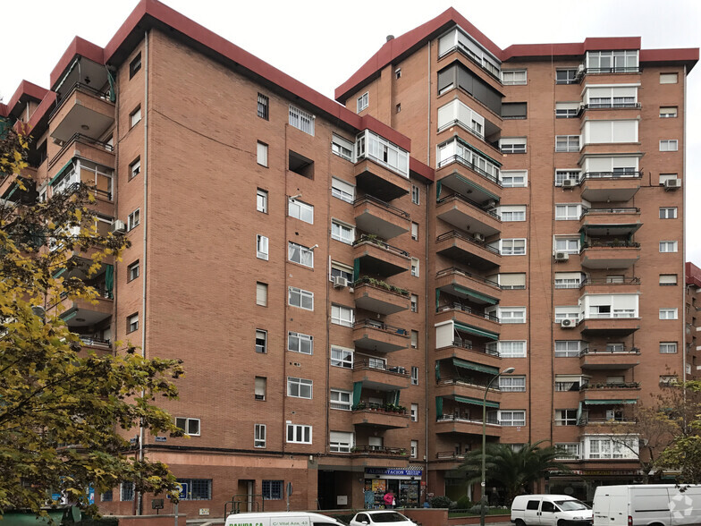 Immeuble residentiel dans Madrid, Madrid à vendre - Photo de l’immeuble – Image 1 sur 2