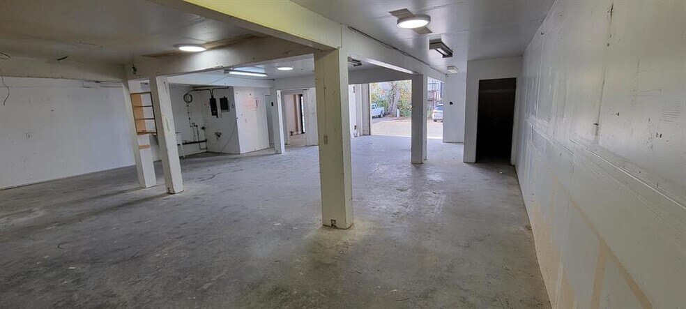 5113 Byrne Rd, Burnaby, BC à vendre - Photo de l’immeuble – Image 3 sur 6