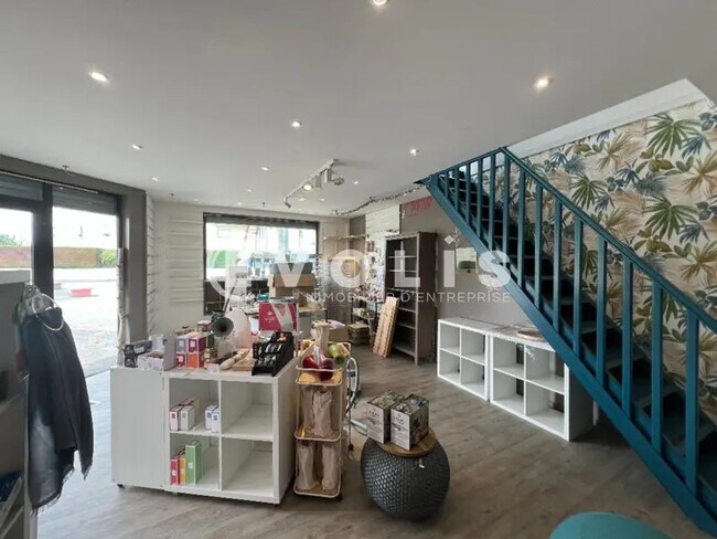Plus de détails pour Local commercial à vendre