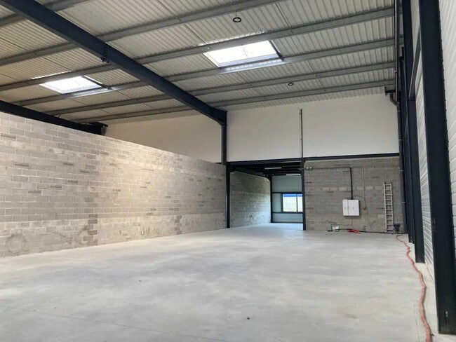 Plus de détails pour Avenue De La Plesse, Villebon-sur-Yvette - Local d’activités à vendre