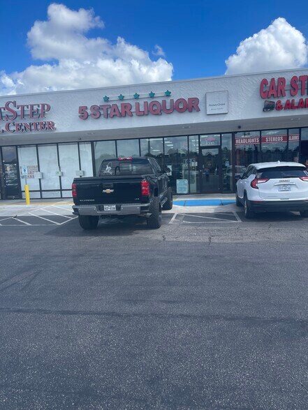 8300-8358 Long Point Rd, Houston, TX à louer - Photo de l’immeuble – Image 2 sur 6