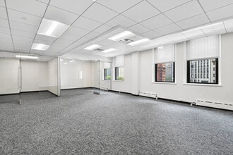 217 Broadway, New York, NY à louer Photo intérieure– Image 1 sur 6