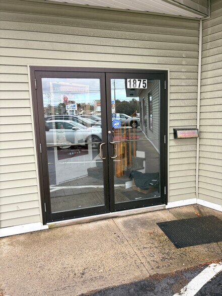 1875 Main St, Tewksbury, MA à louer - Photo de l’immeuble – Image 2 sur 42