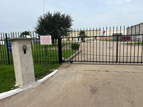 6603 Langham Dr, Houston, TX à louer Aérien– Image 2 sur 25