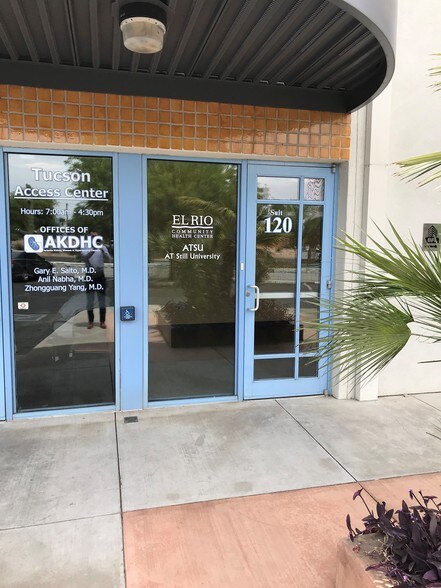700 E Broadway Blvd, Tucson, AZ à louer - Photo intérieure – Image 2 sur 16