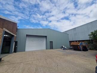 Plus de détails pour 4 Marshall Rd, Eastbourne - Local commercial à louer