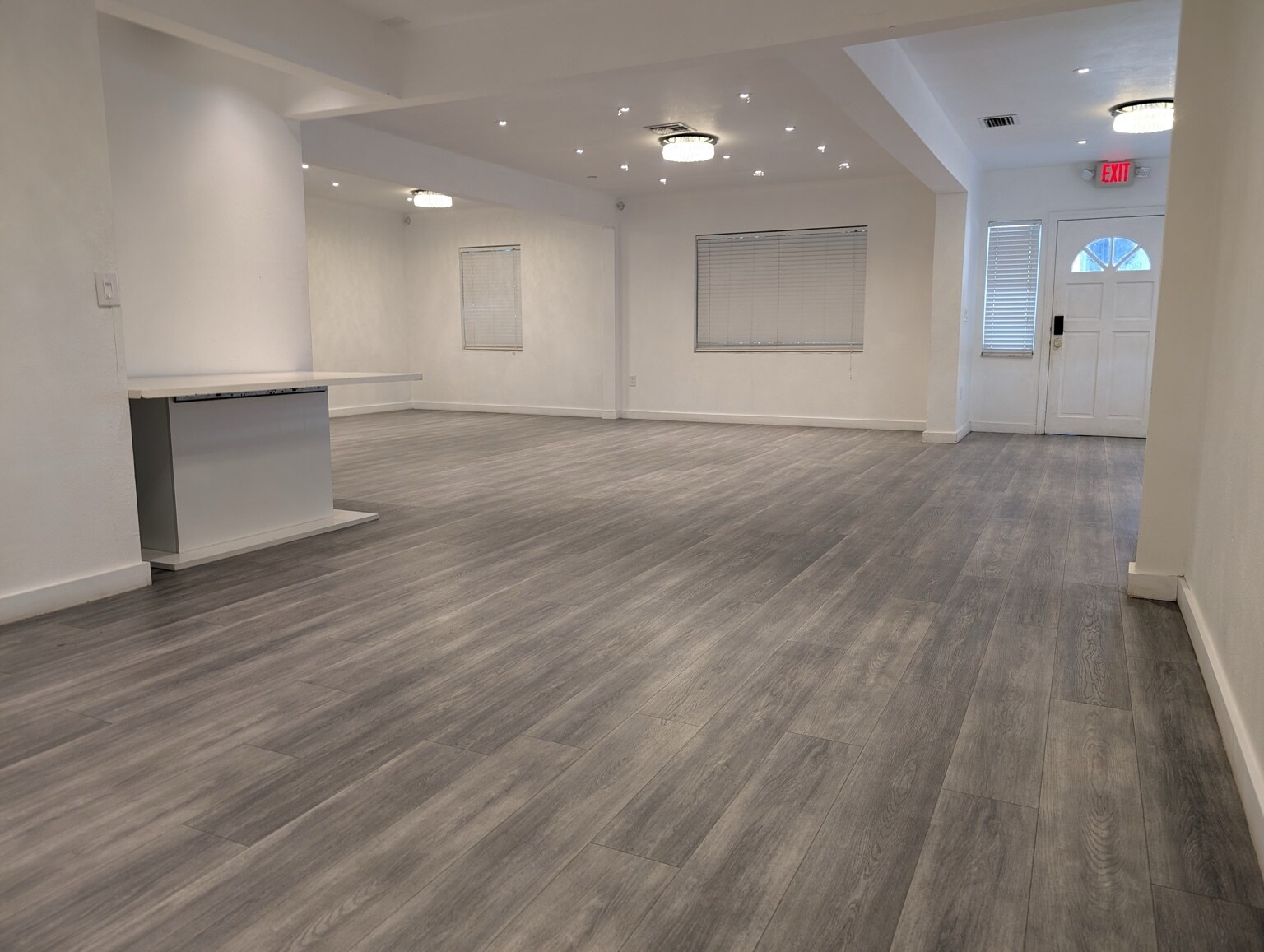 512 25th St W, Bradenton, FL à louer Photo de l’immeuble– Image 1 sur 19