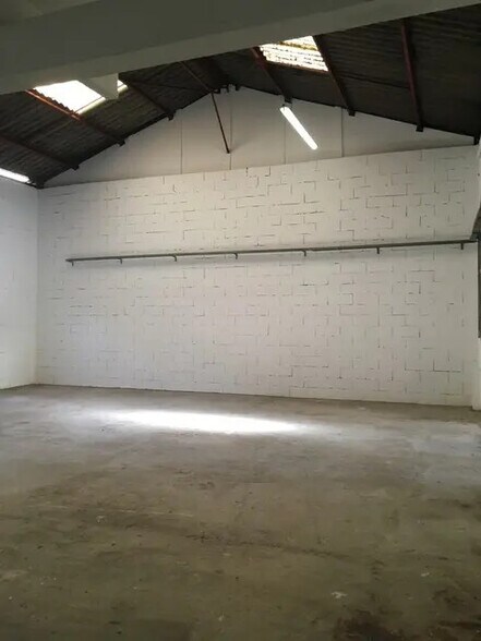 Local d’activités dans Mouans-Sartoux à louer - Photo intérieure – Image 3 sur 6