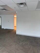 11921 152 St NW, Edmonton, AB à louer Photo intérieure– Image 2 sur 8