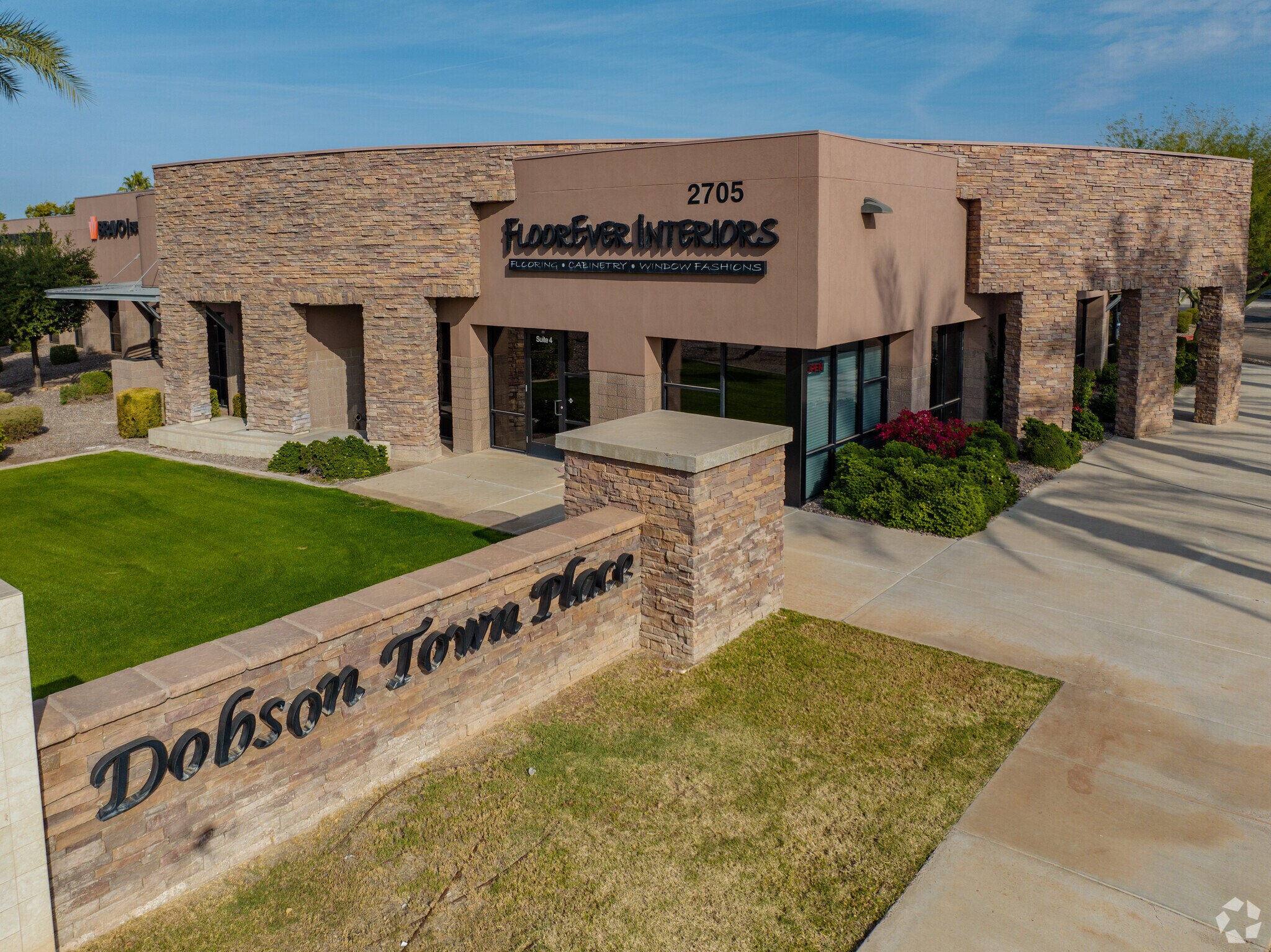 2705 S Alma School Rd, Chandler, AZ à louer Photo principale– Image 1 sur 14