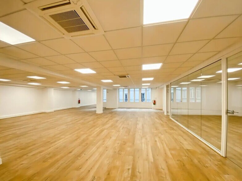 Bureau dans Paris à louer - Photo de l’immeuble – Image 1 sur 8