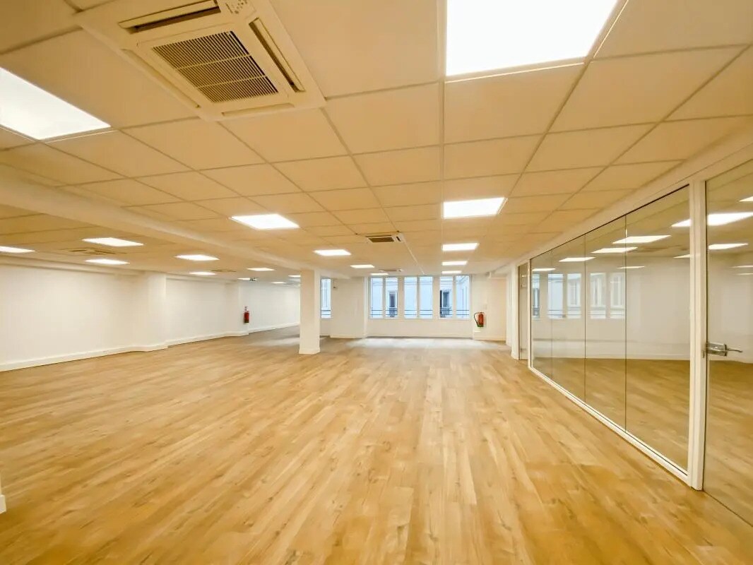 Bureau dans Paris à louer Photo de l’immeuble– Image 1 sur 9