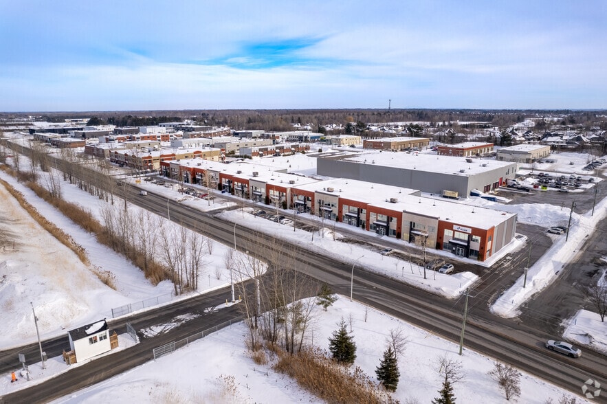 101 Omer-Deserres, Blainville, QC à louer - Aérien – Image 2 sur 4
