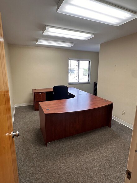 23 Erlanger Rd, Erlanger, KY à louer - Photo intérieure – Image 2 sur 10