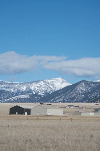 Plus de détails pour TBD Shining Mountains Air Park, Ennis, MT - Industriel/Logistique à vendre
