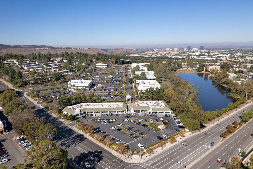 24401 Ridge Route Dr, Laguna Hills, CA à louer - Aérien – Image 2 sur 9