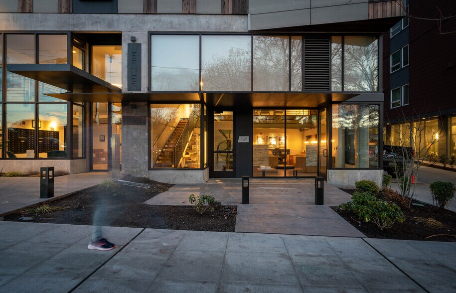 3046 17th Ave W, Seattle, WA à louer - Photo de l’immeuble – Image 1 sur 45