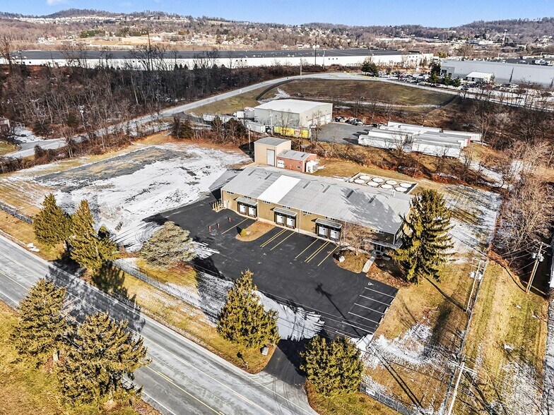 569 Industrial Dr, Lewisberry, PA à vendre - Photo principale – Image 1 sur 5