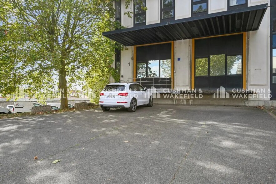 Local d’activités dans Rungis à louer - Photo de l’immeuble – Image 3 sur 13