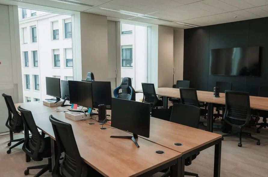 7 Rue Pablo Néruda, Levallois-Perret à louer - Photo de l’immeuble – Image 3 sur 9