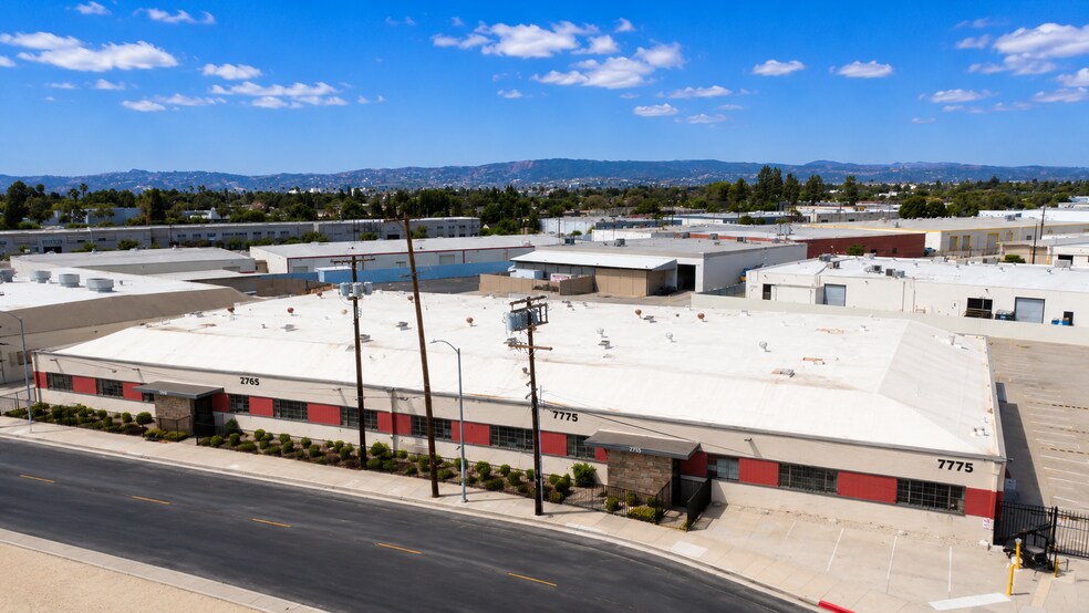 7765-7775 Kester Ave, Van Nuys, CA à louer - Photo de l’immeuble – Image 2 sur 8