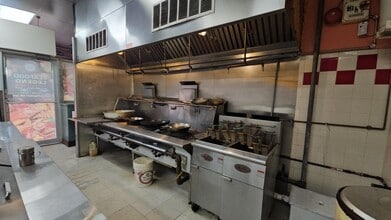 5500 Sinclair Ln, Baltimore, MD à louer Photo intérieure– Image 1 sur 6