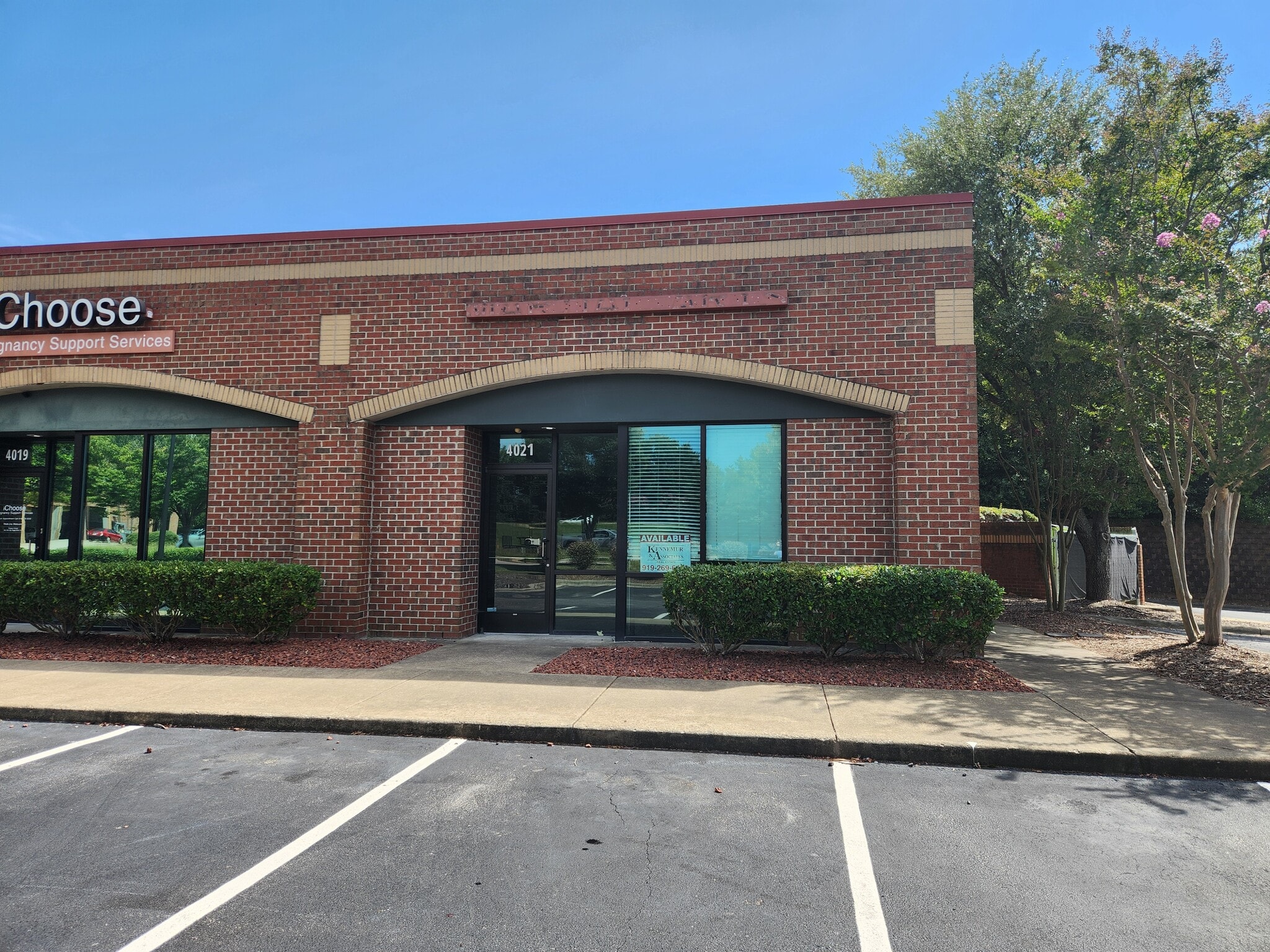 4021 Village Park Dr, Knightdale, NC à louer Photo de l’immeuble– Image 1 sur 7
