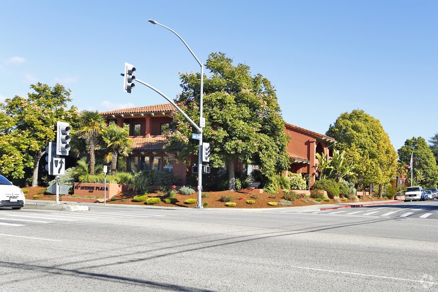 1350 41st Ave, Capitola, CA à louer - Photo principale – Image 1 sur 3