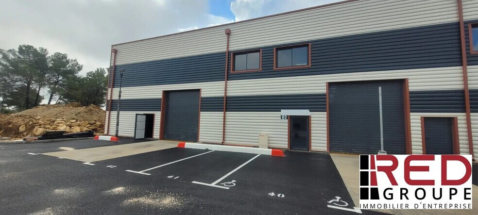 Industriel/Logistique dans Signes à vendre - Photo de l’immeuble – Image 1 sur 5