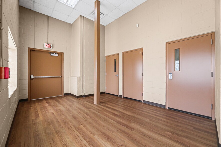 3475 Ridge Rd, Cleveland, OH à vendre - Photo de l’immeuble – Image 3 sur 48