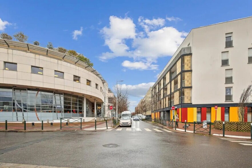 Bureau dans Nanterre à vendre - Photo de l’immeuble – Image 2 sur 14