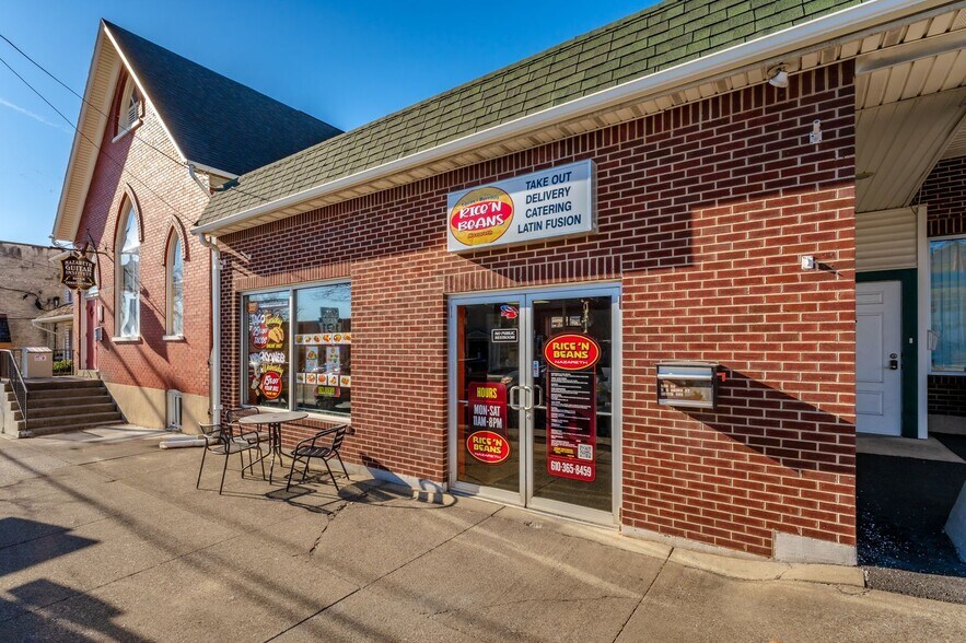 6 S Broad St, Nazareth, PA à vendre - Photo de l’immeuble – Image 3 sur 4