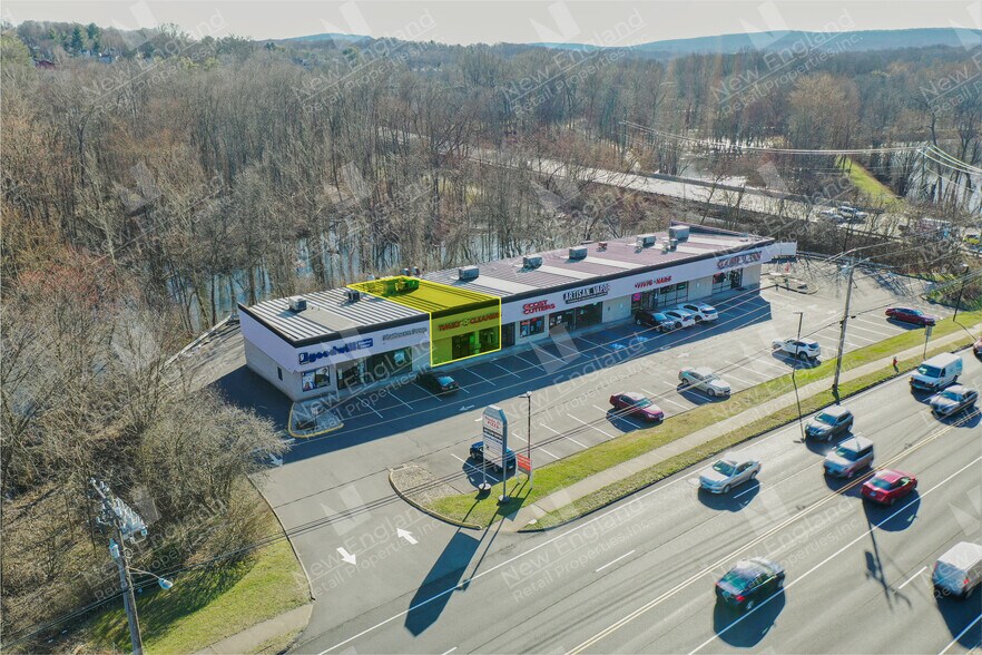 77 Berlin Rd, Cromwell, CT à louer - Photo de l’immeuble – Image 3 sur 7