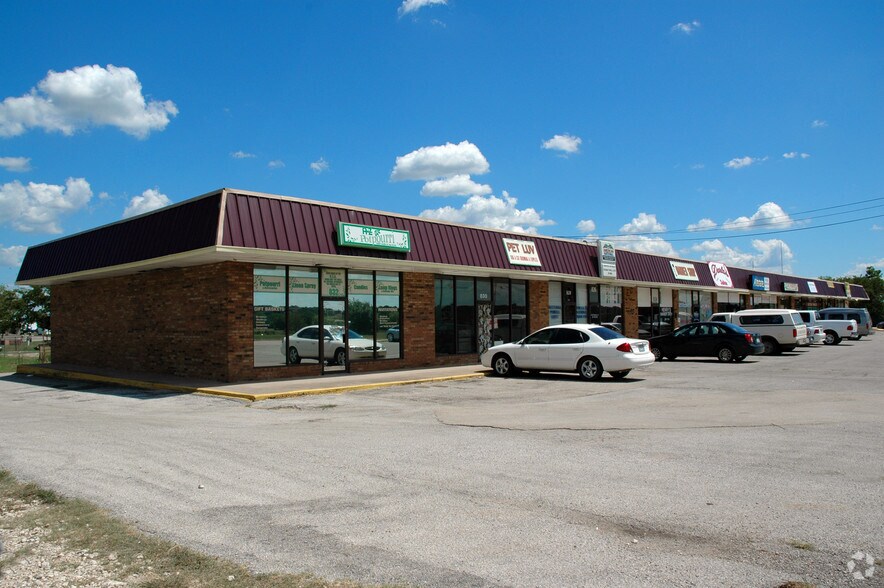 800 N Crowley Rd, Crowley, TX à vendre - Photo de l’immeuble – Image 3 sur 15