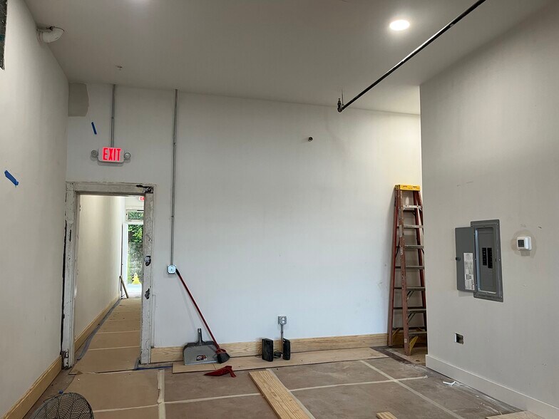 3604 Montgomery Rd, Cincinnati, OH à louer - Photo de la construction – Image 2 sur 11