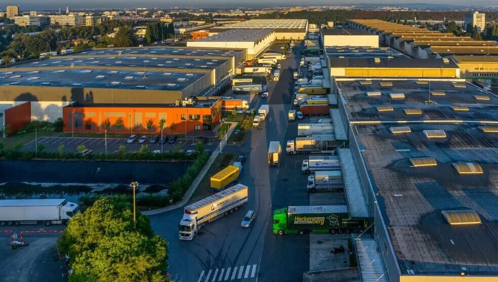 Industriel/Logistique dans Aulnay-sous-Bois à louer - Photo de l’immeuble – Image 2 sur 4