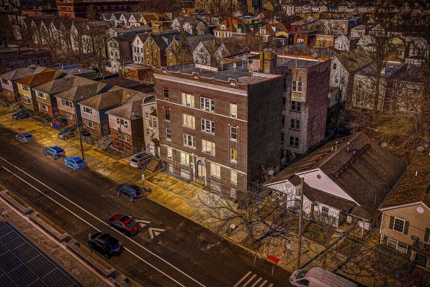 150 Stegman St, Jersey City, NJ à vendre - Photo principale – Image 2 sur 2