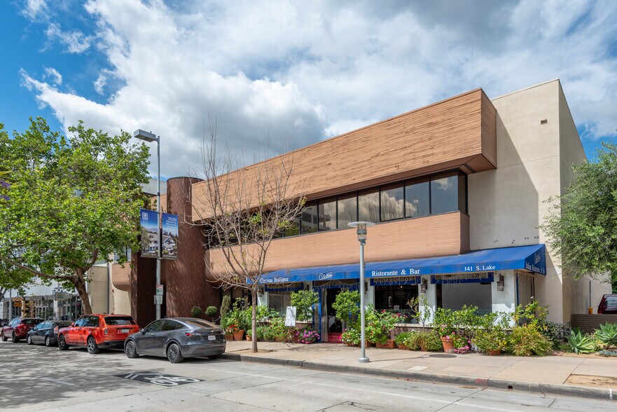 141 S Lake Ave, Pasadena, CA à vendre - Photo de l’immeuble – Image 2 sur 10