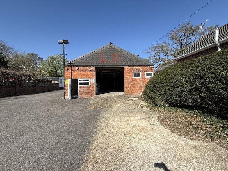 10 Lovedean Ln, Waterlooville à louer - Photo de l’immeuble – Image 3 sur 8