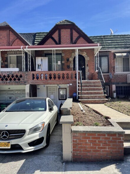 775 E 37th St, Brooklyn, NY à vendre - Photo de l’immeuble – Image 2 sur 5
